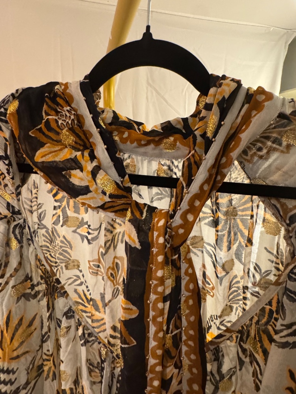 FARM Rio Metallic Floral Beehive Tapestry Blouse S NWT - Picture 7 of 11
